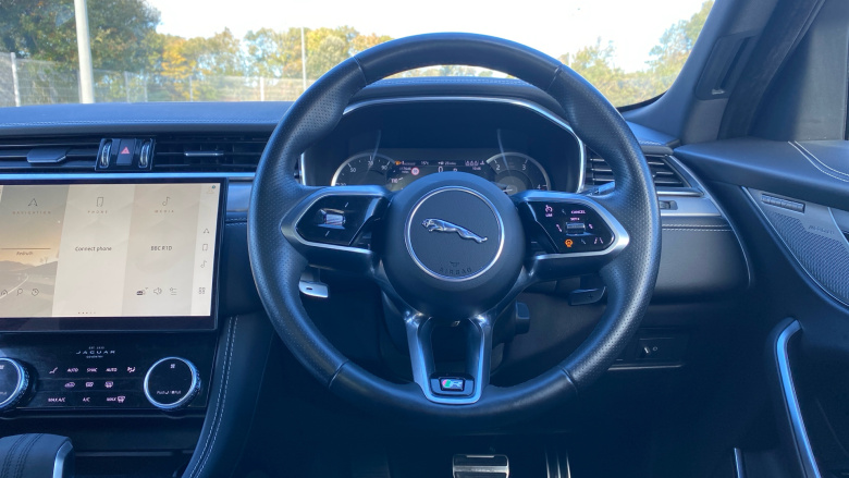 Jaguar F-Pace 2.0 D200 R-Dynamic SE 5dr Auto AWD Diesel Estate